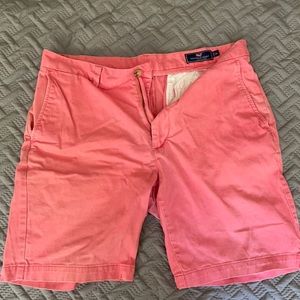 Great pair of vineyard vines shorts - like new condition